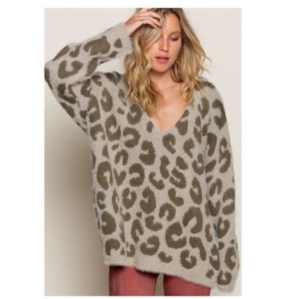 LEOPARD Print Sweater - Picture 10 of 10